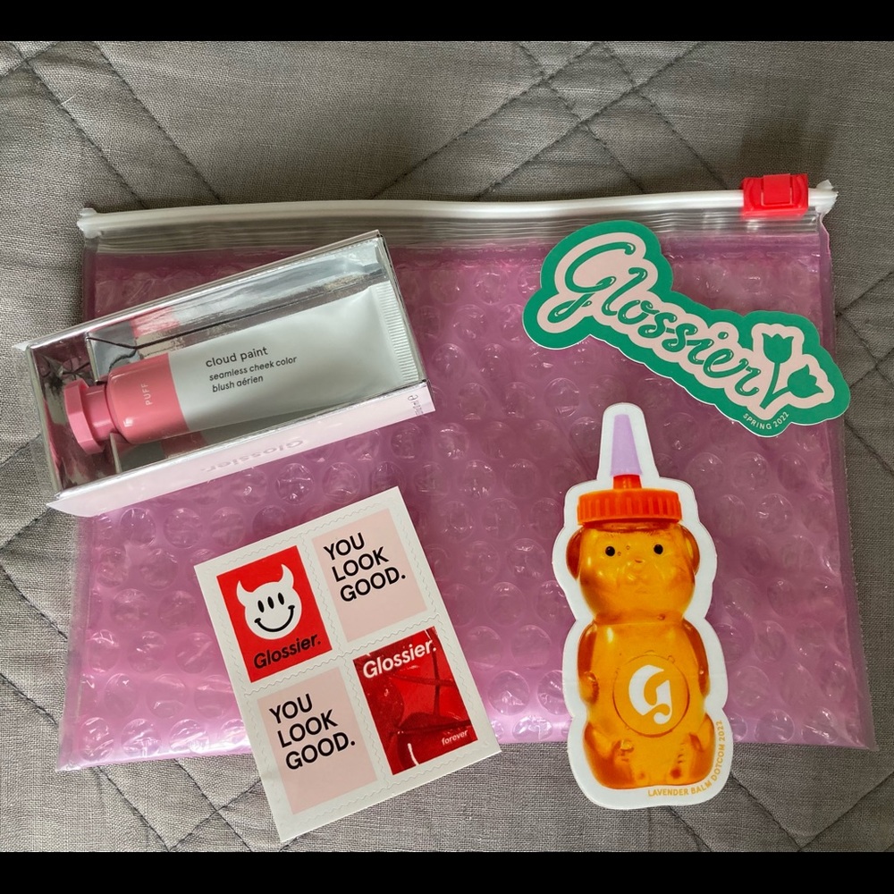 NIB Glossier Cloud Paint in Puff